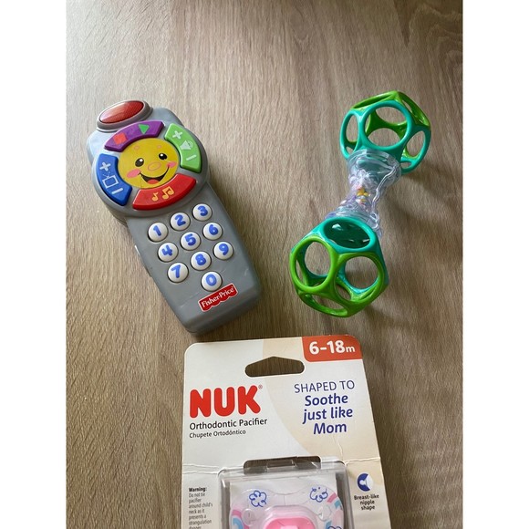 LOT New Pink Nuk Glow & Toys (Pre Owner)In The Dark Pacifiers w Case 6-18 Months - Picture 4 of 5